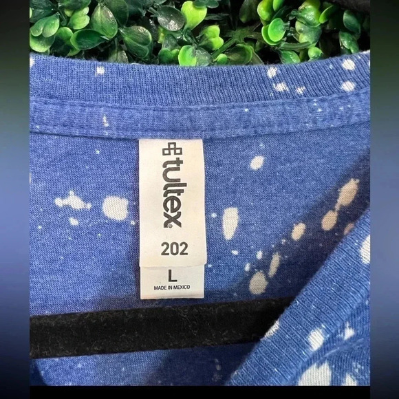 Red White and Boozy bleach washed Tee - Large - Picture 5 of 5